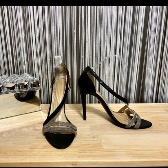 🔻SALE🔻HALSTON HERITAGE🔹EXCELLENT CONDITION • ALL LEATHER MATERIAL. - Picture 2 of 8